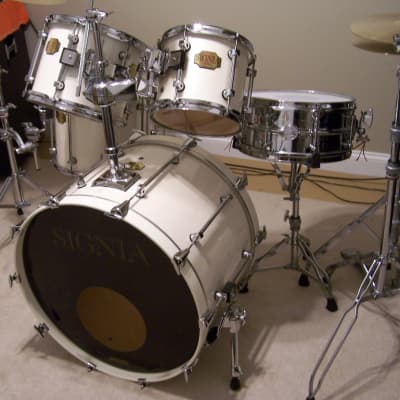 Premier Signia Maple 5-Piece White Pearl Drum Set with Stands and Cases image 3
