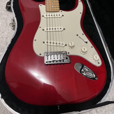 Fender American Deluxe Stratocaster with Maple Fretboard 2000 - Crimson Transparent image 2