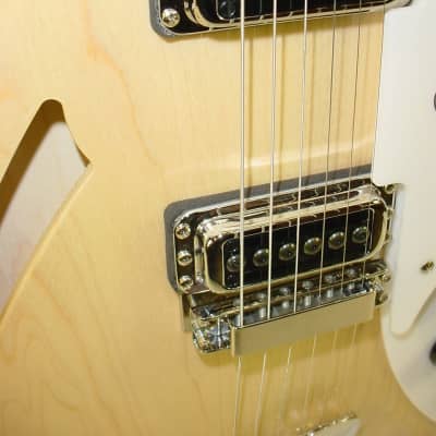 Rickenbacker 330 Thinline Semi-Hollow Electric Guitar - MapleGlo image 6