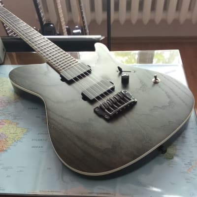 2018 Ibanez FRIX6FEAH fr series 6 string sent in a case image 2