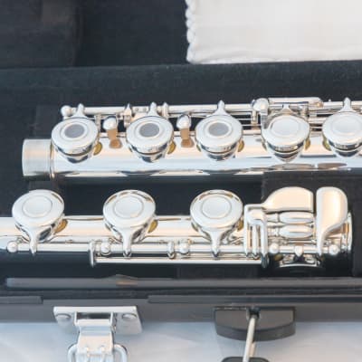 Yamaha YFL-381H Intermediate Open-hole Flute Silver Head Low-B *Cleaned & Serviced image 4