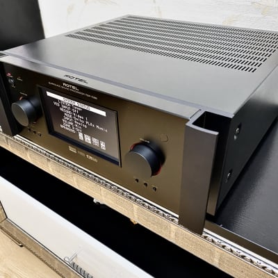 Rotel  RSP-1098. 7.2 Chanel DSP . Pre Amplifier image 2
