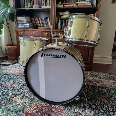 Vintage 1970s Ludwig No. 999 Deluxe Classic Outfit 9x13 / 16x16 / 14x24" Drum Set (3-Ply) in Silver Sparkle image 1