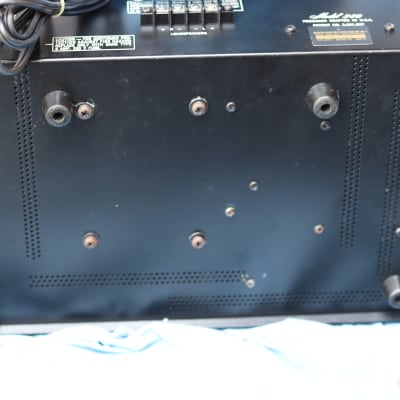 Marantz 240 power  amplifier  made in USA  black panel - black image 7
