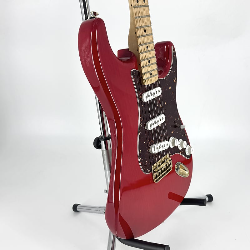 その他 Fender Deluxe Player's Stratocaster 2014 2014 Fender Deluxe Players Stratocaster - Crimson Red