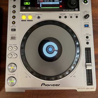2x Pioneer CDJ-850 DJ Digital Media Player - Silver, Pair image 2