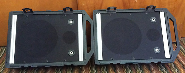 Peavey Mini-Monitor II Passive Stage Monitors Snap Together For Storage and  Transport