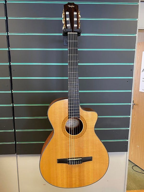 Taylor NS32ce ナイロン弦 2002年製(テイラー)｜売買されたオークション情報、yahooの商品情報をアーカイブ公開 - オークファン  ホビー、カルチャー