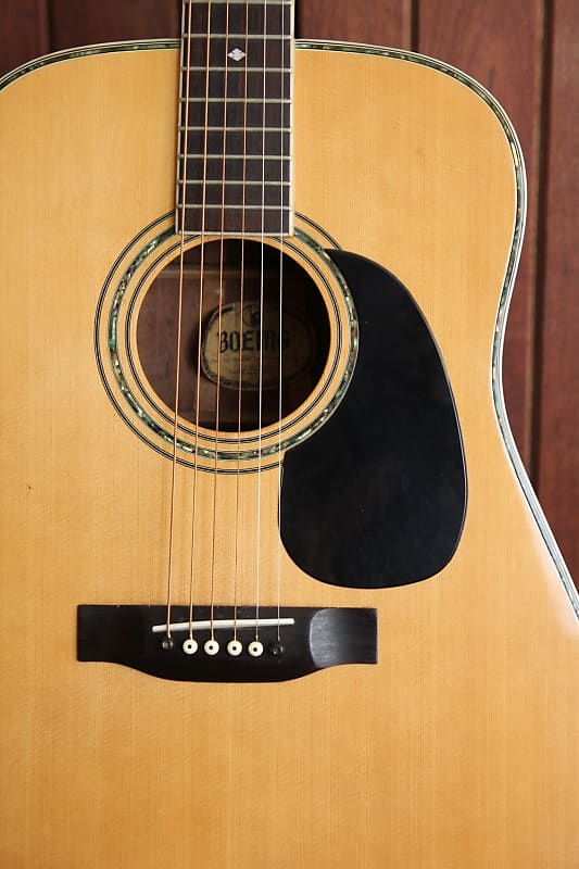 Boeing W-400 Acoustic Guitar Pre-Owned | Reverb Canada