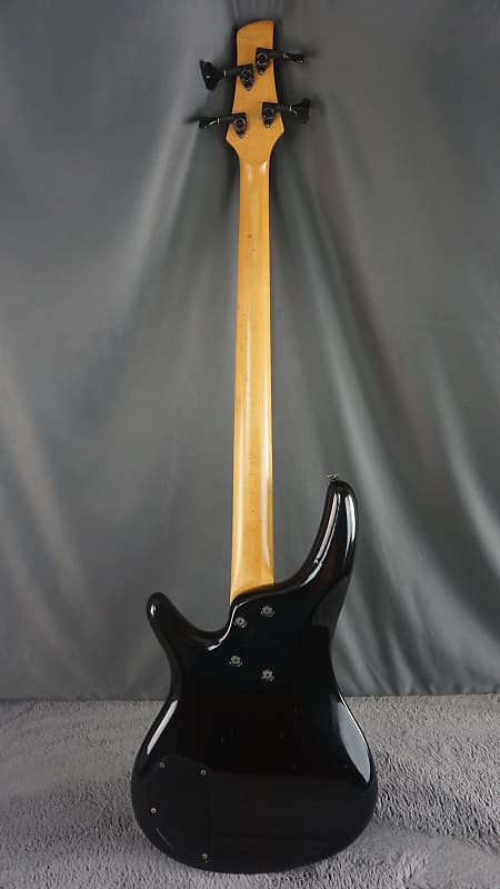 Ibanez Soundgear ブラック　4弦ベース 71mMbd0YRbL._AC_SY200_QL15_.jpg