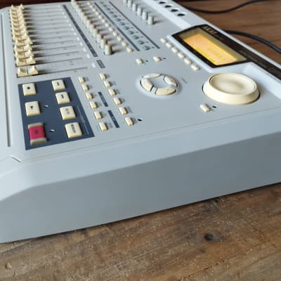 Akai DPS-12 digital recorder with EB-2M effects board | Reverb UK