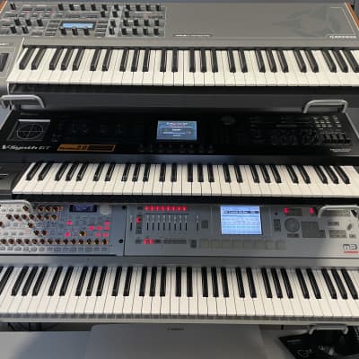 Roland V-Synth GT 61-Key Elastic Audio Synthesizer