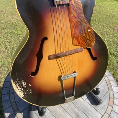 Montgomery Ward Gibson arch top copy 1930s-1950s - Tea burst image 1