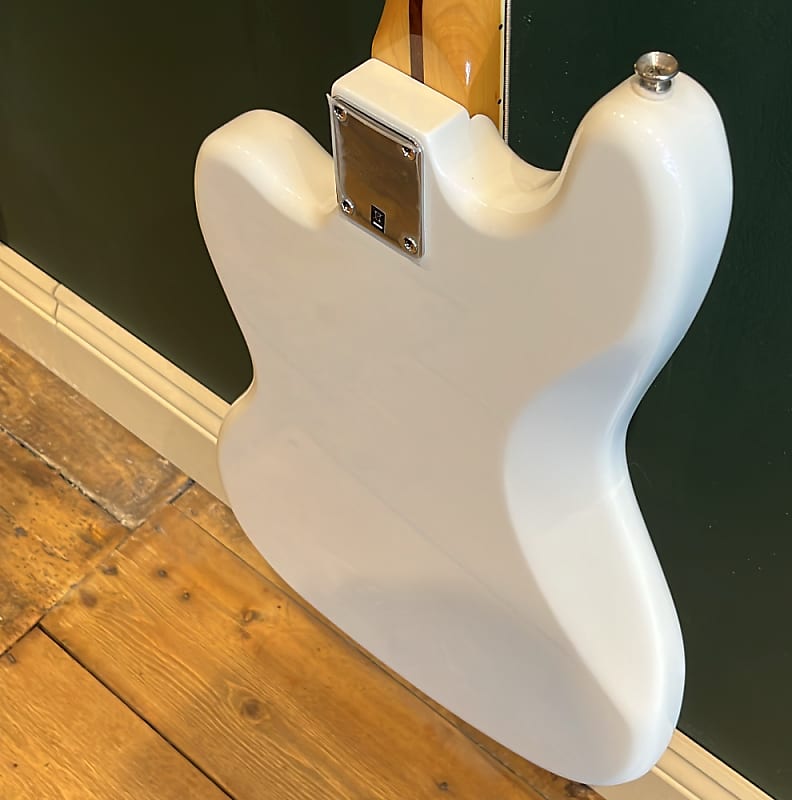 Squier vintage modified bass vi olympic white online