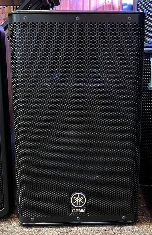 Yamaha DXR10 1100W 10" Powered Speaker image 1
