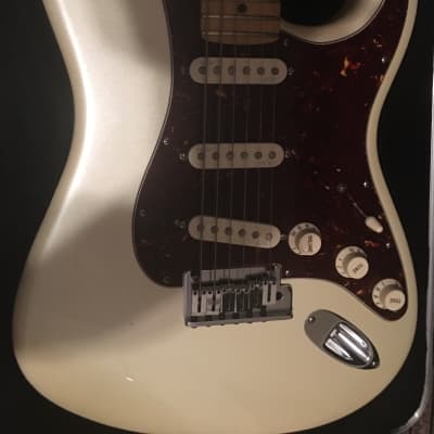 Fender American Deluxe Stratocaster 2011 - 2016 image 3