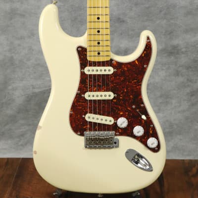 Fender Japan Exclusive Classic 68 Stratocaster MOD Vintage White