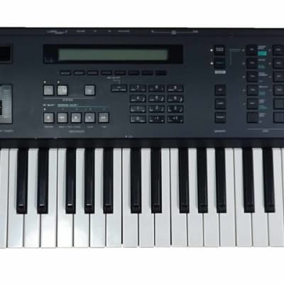 Yamaha V50 Digital Synthesizer