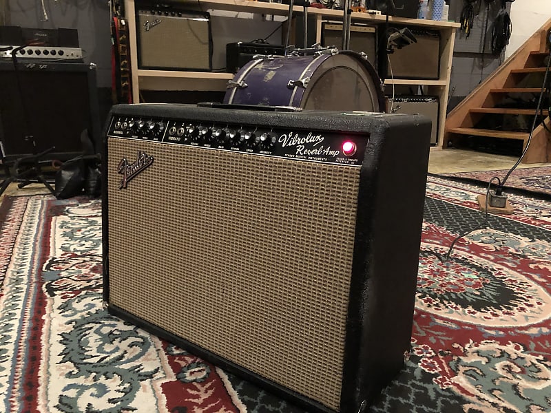 Fender Black Panel Vibrolux Reverb 2-Channel 35-Watt 2x10