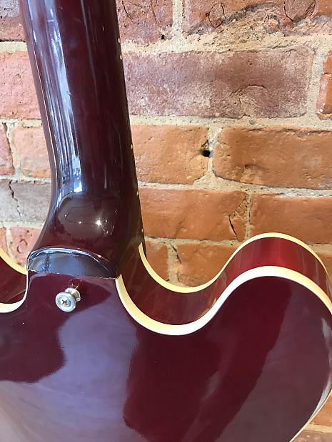 Gibson ES-335 Studio with Hardshell Case 1991 NO F-HOLES Gibson ES-335 Studio with Hardshell Case 1991 NO F-HOLES