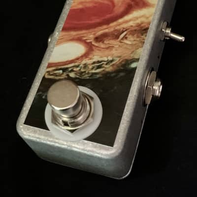 Saturnworks Compact Passive A/B/Y ABY Switch + Splitter Pedal with Neutrik Jacks - Handcrafted in California