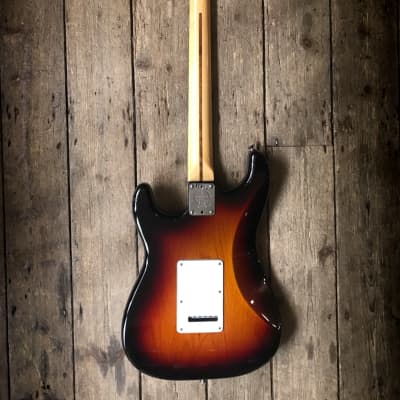 2014 Fender 60th Anniversary Stratocaster with Rosewood Fretboard in Sunburst with hard shell case image 7