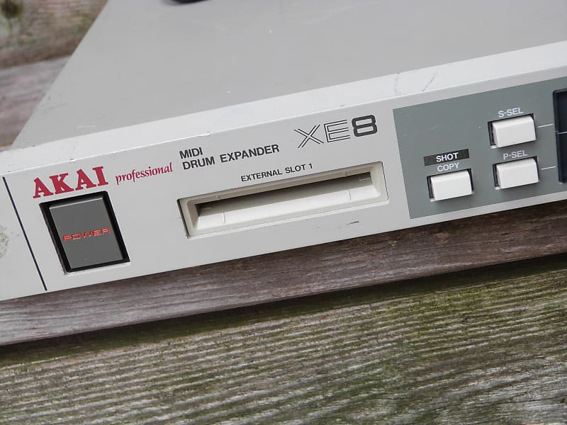 Akai Midi drum expander XE8