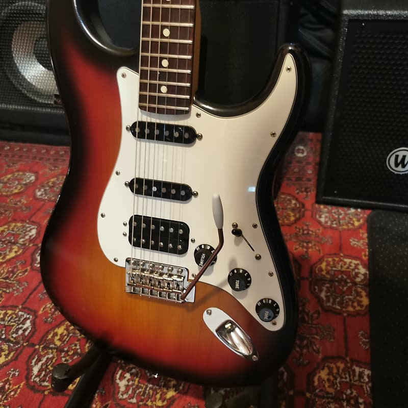 送料無料!!】Fender Highway One Stratocaster SSH / 2006 フェンダー ...