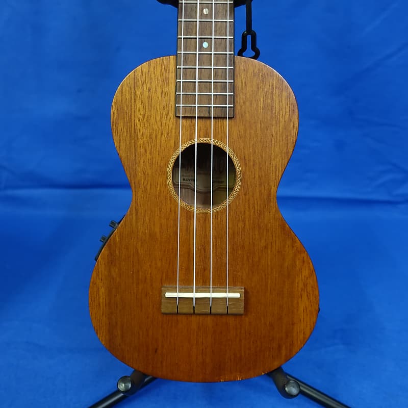 Mahalo Concert Ukulele Java Natural Satin Finish Electric Reverb