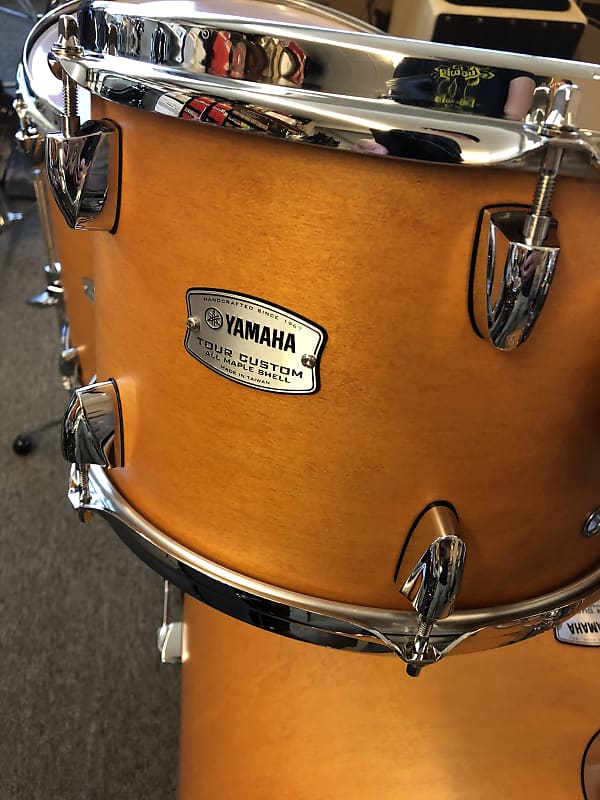 Yamaha Tour Custom Maple Drum Set 22/10/12/16 Caramel Satin