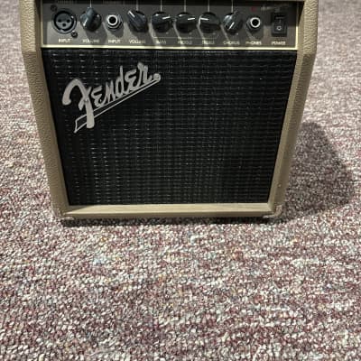 Fender Acoustasonic 15 2-Channel 15-Watt 1x6