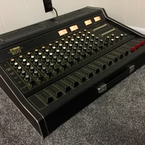 YAMAHA EM-300 ミキサー AMPLIFIER アンプ EM300 - Yamaha EM300 - Audiofanzine