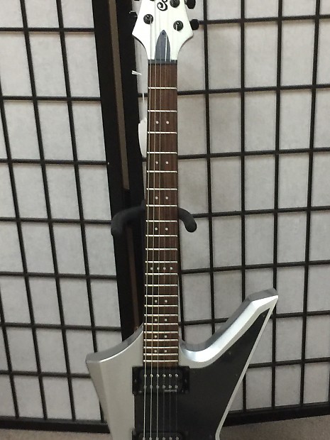 美品 Cort Explorer エクスプローラー VX-2X グレー 美品 Cort Explorer エクスプローラー VX-2X グレー