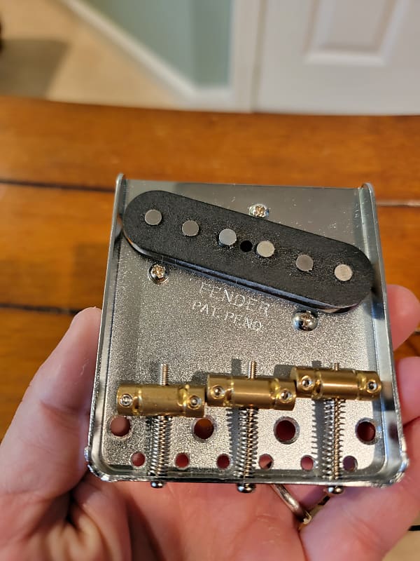 Fender Vintura 60s Pickup with Fender Patent Vintage Bridge Reverb