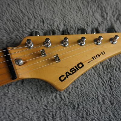 Casio EG-5 - White Cassette Player Guitar 1980s image 11
