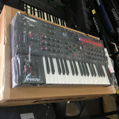 Sequential Circuits Pro 3 Multi-Filter Mono/Paraphonic Synthesizer  in box  //ARMENS// image 5