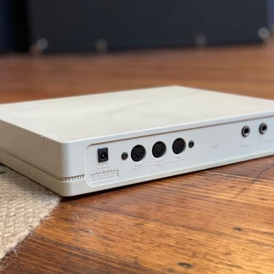 Roland CM-32L LA SOUND MODULE ケーブル付ジャンク Roland CM-32L LA SOUND MODULE ケーブル付ジャンク