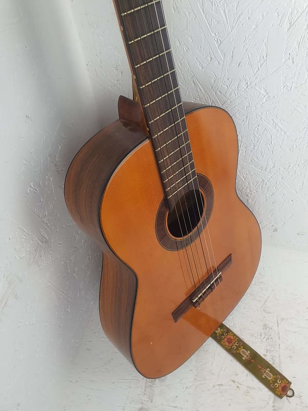 Hofner anno store classical guitar