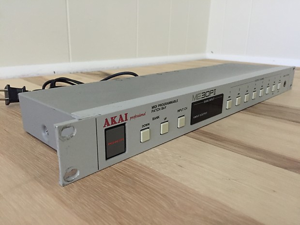 Akai ME30PII Programmable Rack Mount Midi Patch Bay *Works Great!