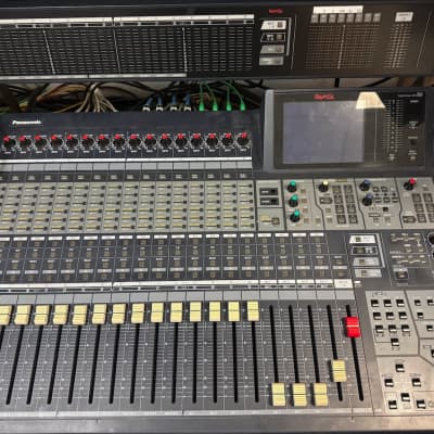 Ramsa WR-T812 12-Channel 8 Bus Mixer w/ Meter Bridge & Roadcase