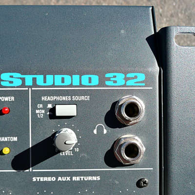 Alesis Studio 32 Analog 16-Channel Rack Mountable Mixer - PV | Reverb