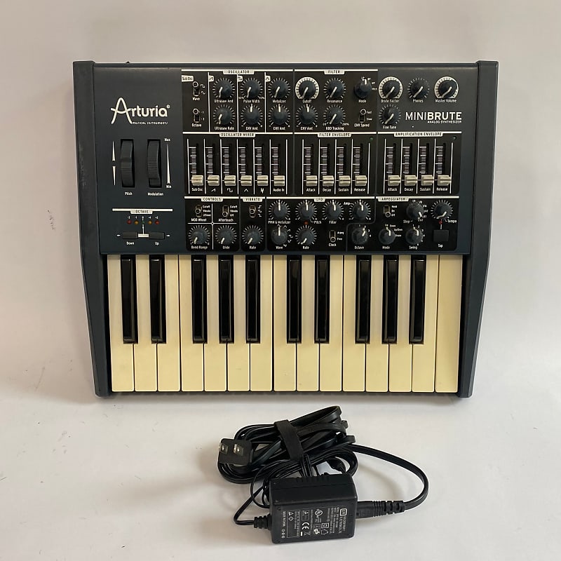 Arturia MiniBrute 25-Key Synthesizer