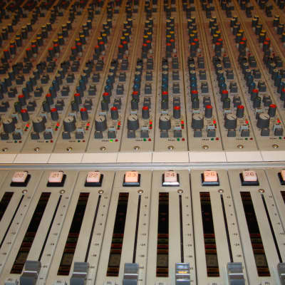 Sony MXP 3000 Mixing console image 4