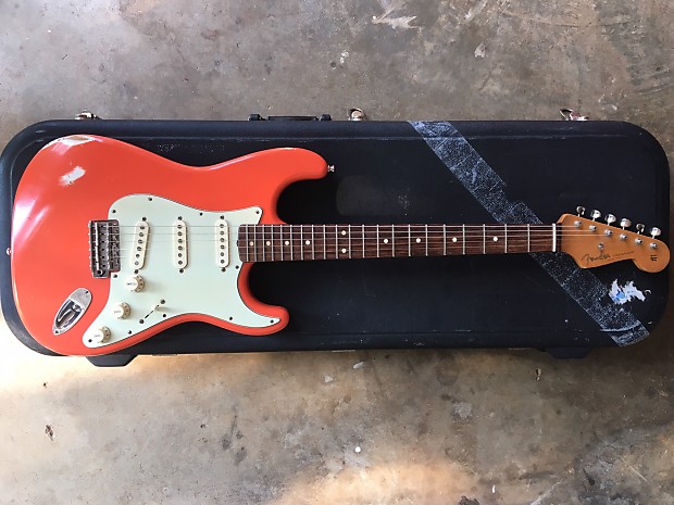 Fender Road Worn \'60s Faded Fiesta Red Reverb Stratocaster 