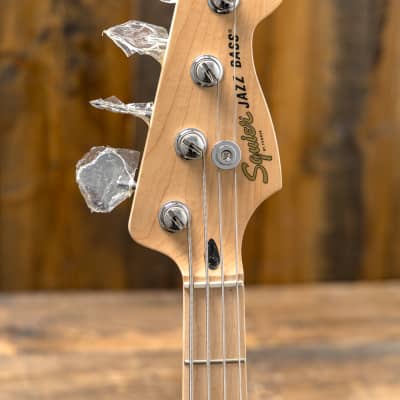 Squier Affinity Series Jazz Bass, Maple Fingerboard, White Pickguard,  3-Color Sunburst image 3