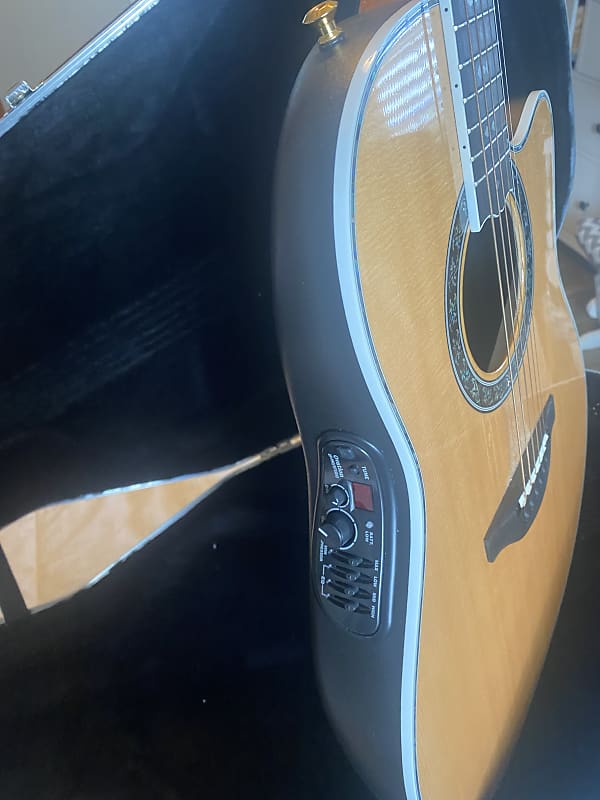 Ovation C1869LX-4 スーパーシャロウボディ / エレアコ USA OVATION 1869 Custom Legend Super Shallow Acoustic Electric