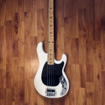 Music Man Sabre 1989 - White for sale