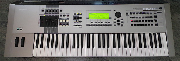 Classic Yamaha MOTIF 6 - Original 61-Key Workstation