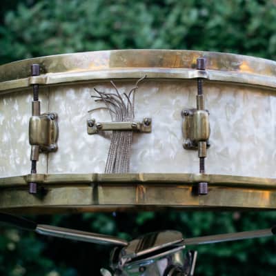 Vintage 1920s Leedy 'Full Dress' 14x4 Snare Drum in White Marine Pearl image 3