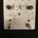 EarthQuaker Devices Avalanche Run Stereo Reverb & Delay with Tap Tempo V2 Limited Edition 2018 - Present Silver Sparkle / White Print
